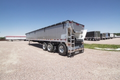 Conveyor trailer in Bismarck, ND