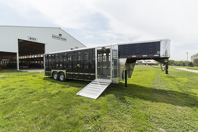 Livestock trailer sales in Dickinson